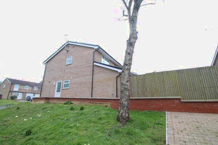 2 Bedroom Property To Rent In Slade Road, Stokenchurch, High Wycombe, HP14