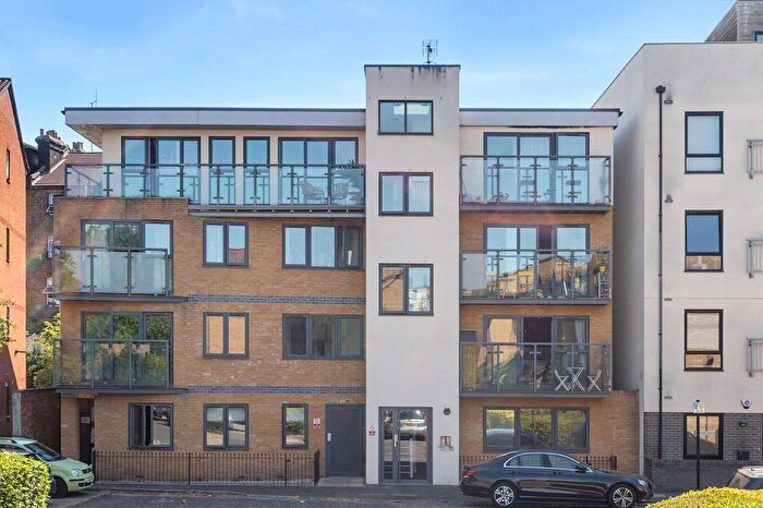 2 Bedroom Flat For Sale In Regency Court, Glenville Grove, New Cross, New Cross, London, SE8