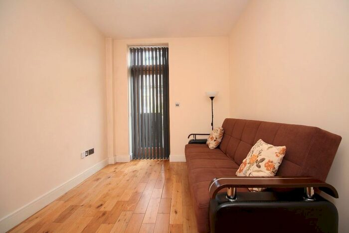 1 Bedroom Flat To Rent In Shirley Street, Canning Town, E16
