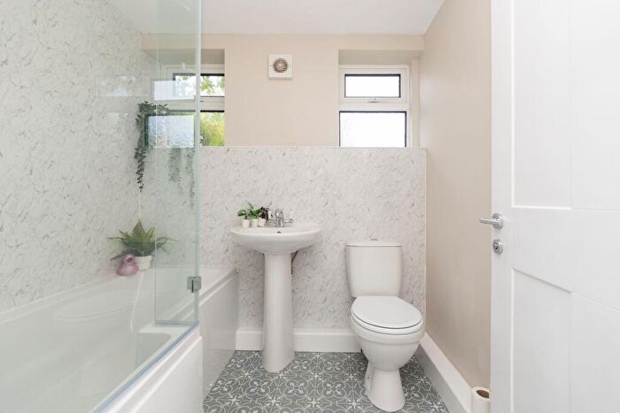 2 Bedroom End Of Terrace House For Sale In Ridgeway Road, Bristol, BS16