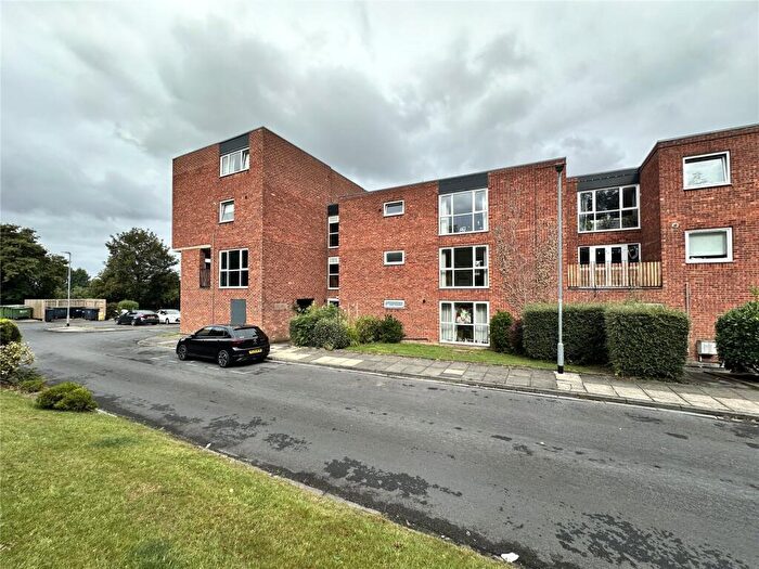 2 Bedroom Apartment To Rent In Lidgett Park Court, Leeds, West Yorkshire, LS8