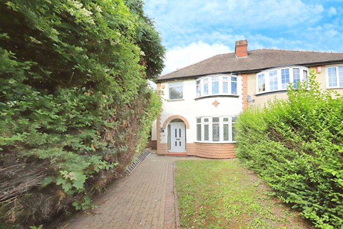 3 Bedroom Detached House To Rent In Sedgley Road, Dudley, West Midlands, DY1