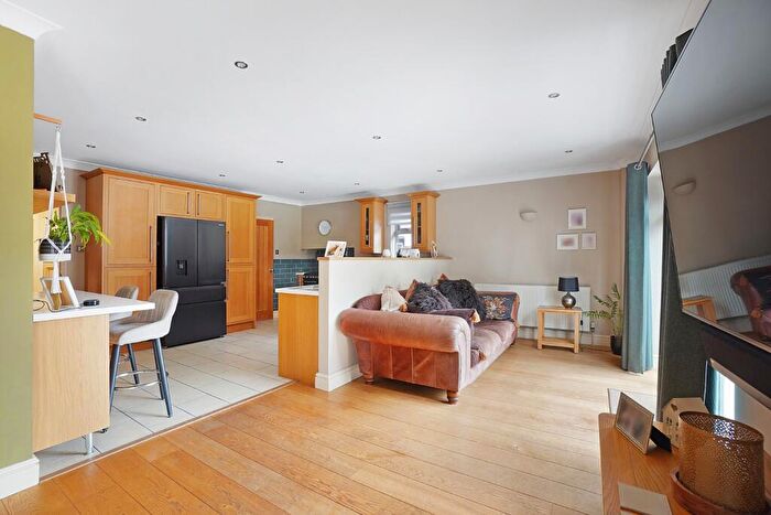 4 Bedroom Detached House For Sale In Bredhurst Road, Wigmore, ME8