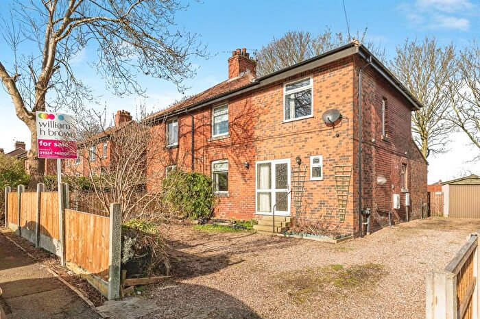 4 Bedroom Semi Detached House For Sale In Castle Mount, Dewsbury, WF12