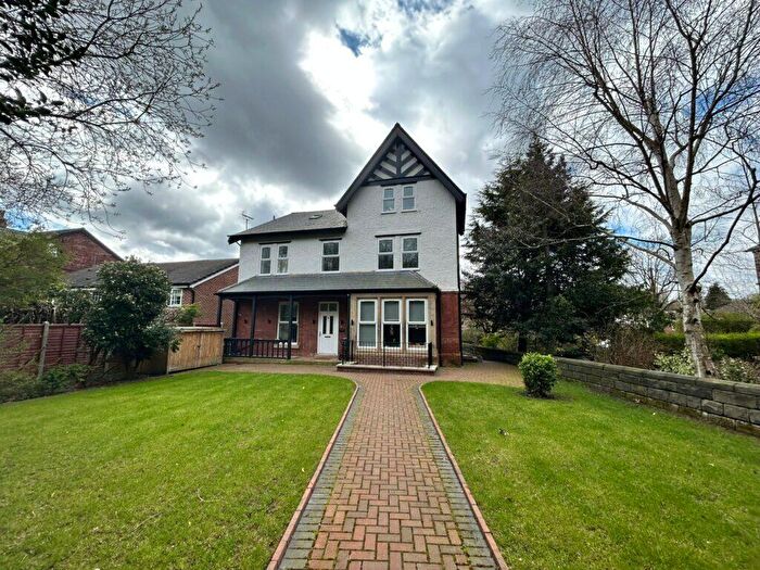 2 Bedroom Flat To Rent In Flat, Claremont Drive, Headingley, Leeds, LS6