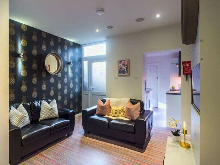 4 Bedroom Terraced House To Rent In Watford Street, Stoke, ST4