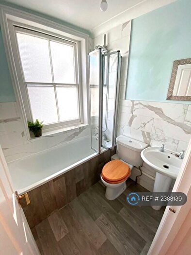 1 Bedroom Maisonette To Rent In Brunswick Place, Hove, BN3