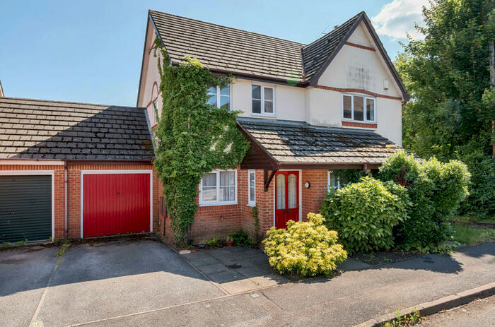 2 Bedroom Semi-Detached House To Rent In Carey Road, Wokingham, Berkshire, RG40