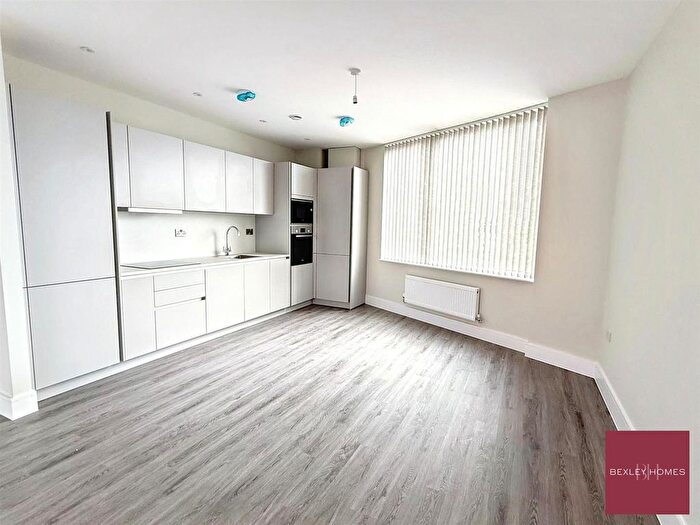 2 Bedroom Flat To Rent In Crayford Road, Crayford, DA1