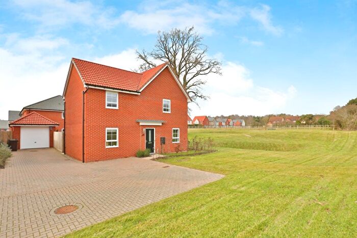 4 Bedroom Detached House For Sale In Woolhouse Way, Cringleford, Norwich, NR4