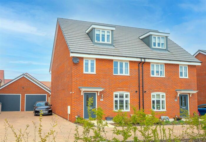3 Bedroom Property To Rent In Poplar Lane, Sproughton, Ipswich, IP8
