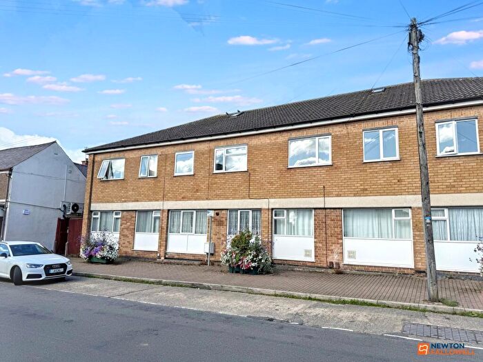 2 Bedroom Flat For Sale In High Street, Ibstock, LE67