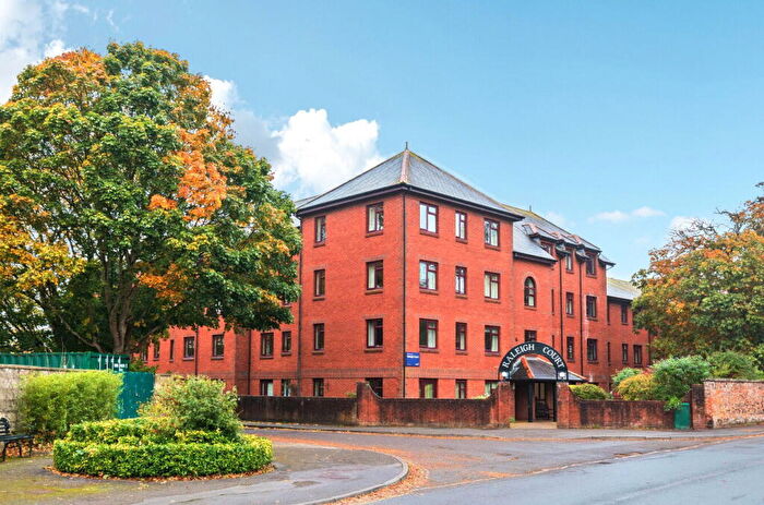 2 Bedroom Flat For Sale In Raleigh Court, Trowbridge, BA14