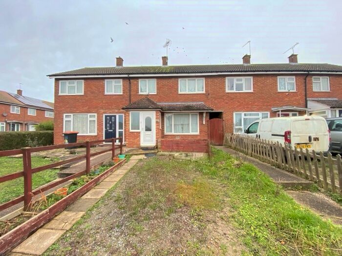 2 Bedroom Property To Rent In Leaf Road, Dunstable, LU5