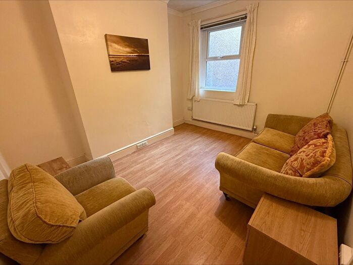 3 Bedroom Terraced House To Rent In Kinley Street, St. Thomas, SA1