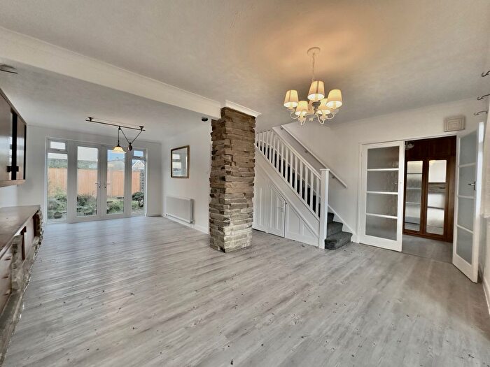 3 Bedroom Detached House To Rent In Paget Avenue, SM1