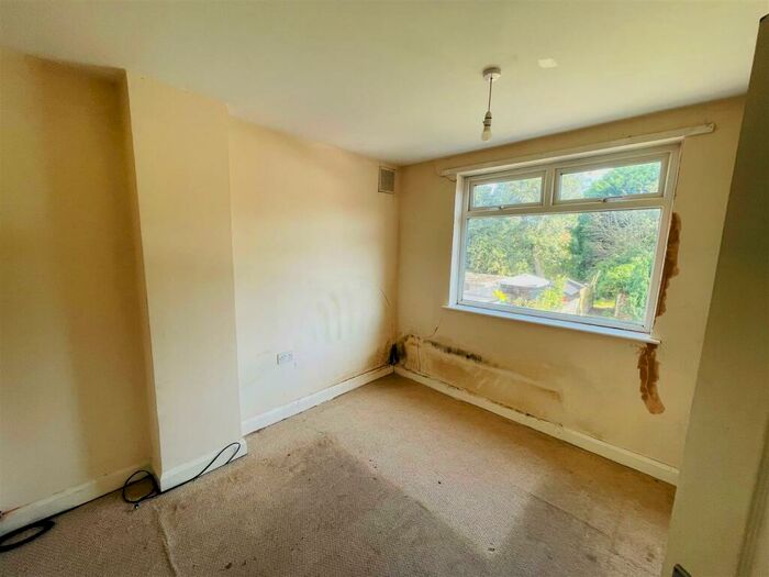 3 Bedroom End Of Terrace House For Sale In Hollow Crescent, Radford, Coventry, CV6