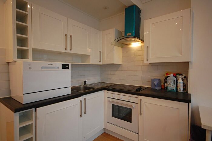 Studio To Rent In Chiswick High Road, London, W4