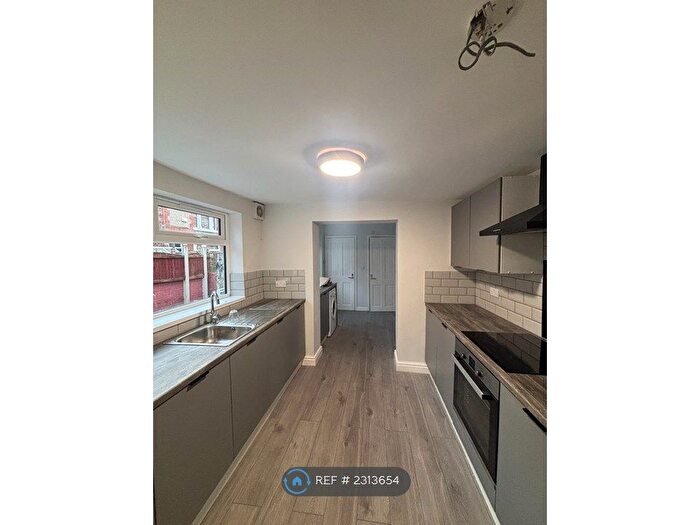 3 Bedroom End Of Terrace House To Rent In Goddard Avenue, Hull, HU5