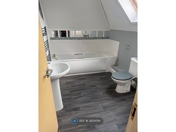 1 Bedroom Flat To Rent In Crabton Close Road, Bournemouth, BH5