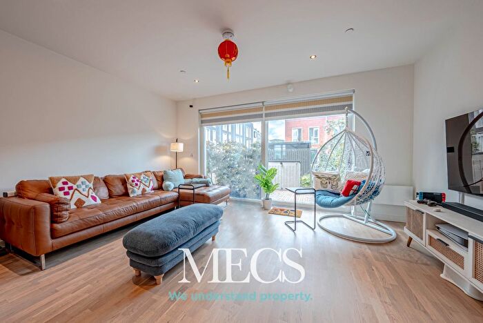 4 Bedroom Town House For Sale In South Loop Square, Birmingham, West Midlands, B16