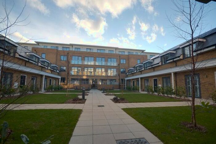 1 Bedroom Flat To Rent In Victoria Road, Horley, Surrey, RH6