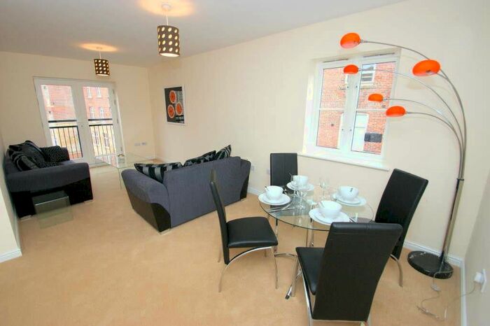 2 Bedroom Flat To Rent In Eyres Mill Side, Armley, Leeds, LS12