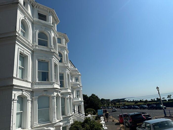 2 Bedroom Flat To Rent In South Cliff, Eastbourne, BN20