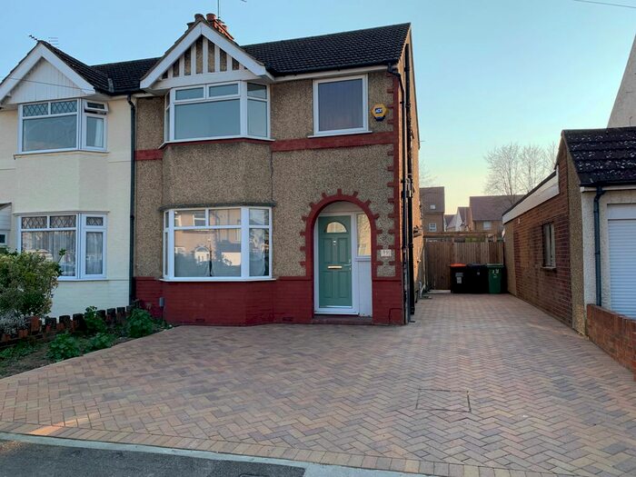 3 Bedroom Semi-Detached House To Rent In Suncote Avenue, Luton, LU6