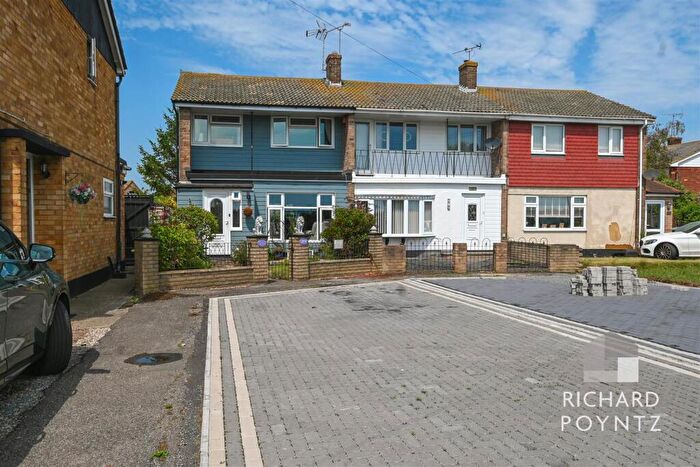 3 Bedroom End Of Terrace House For Sale In Furtherwick Road, Canvey Island, SS8