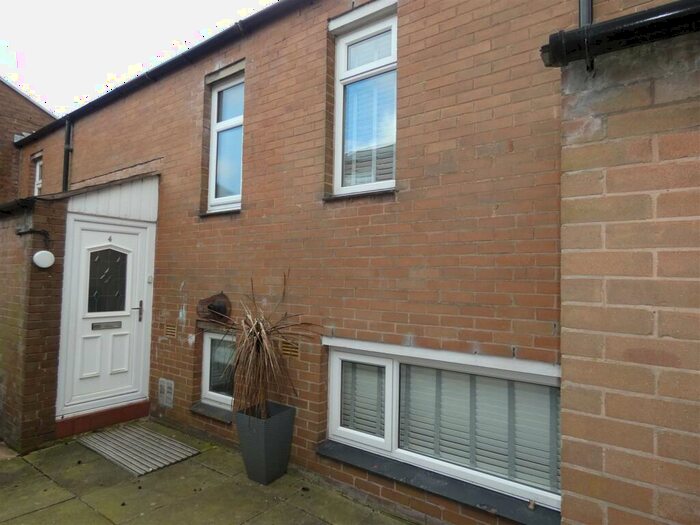 3 Bedroom Terraced House To Rent In Chapel Lane, Royton, Oldham, OL2