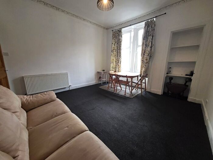 2 Bedroom Flat To Rent In Albert Road, Southside, Glasgow, G42