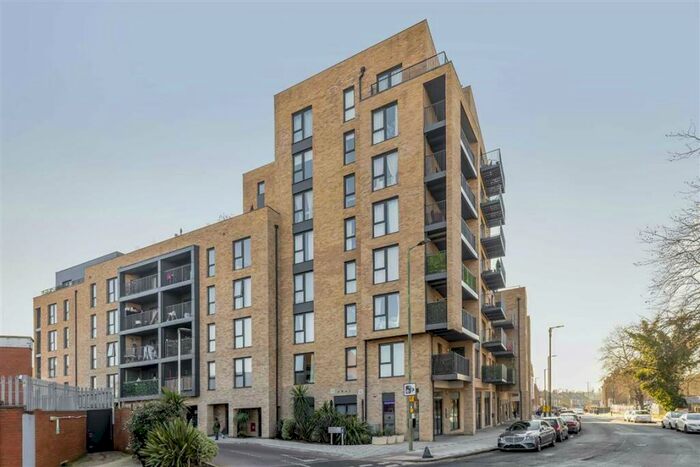 1 Bedroom Flat To Rent In Woodley Crescent, Cricklewood, NW2