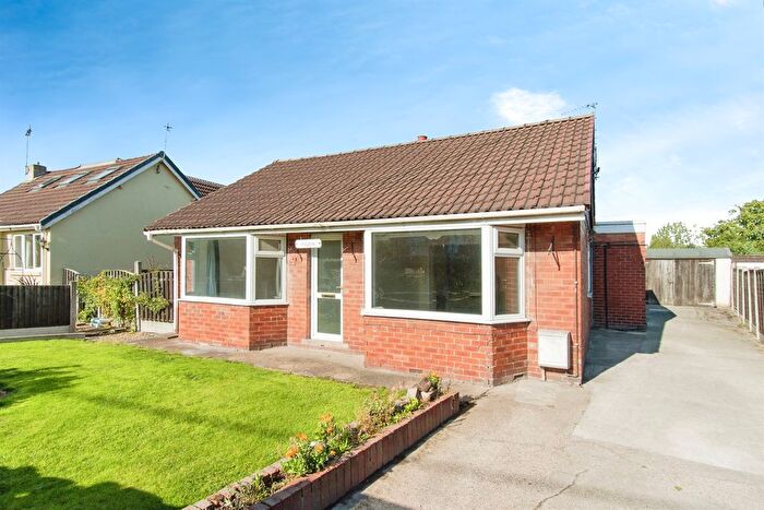 2 Bedroom Detached Bungalow For Sale In Wood Lane, Castleford, WF10