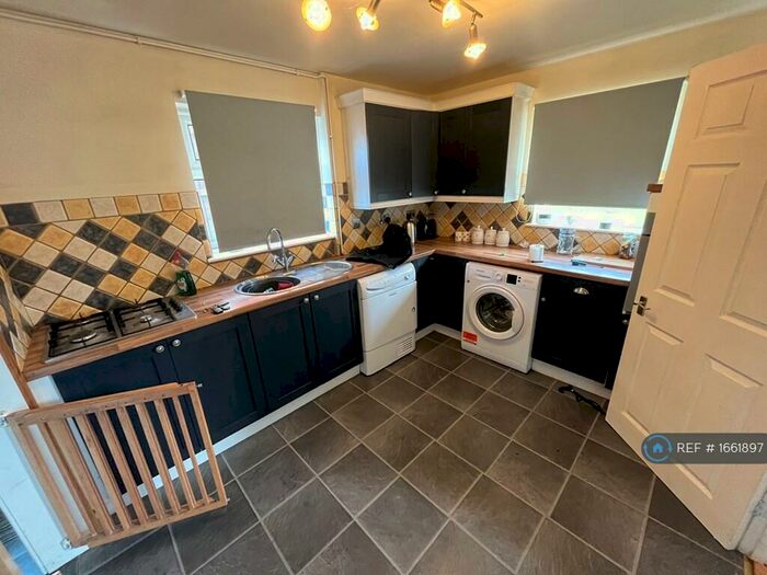 4 Bedroom Semi-Detached House To Rent In Stothard Road, Bristol, BS7