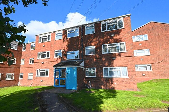 1 Bedroom Apartment For Sale In Clent Way, Bartley Green, Birmingham, B32