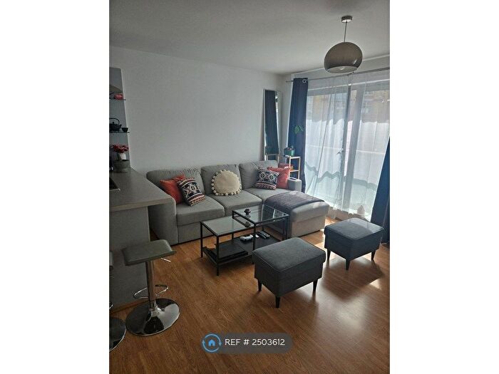1 Bedroom Flat To Rent In Garden Walk, London, EC2A