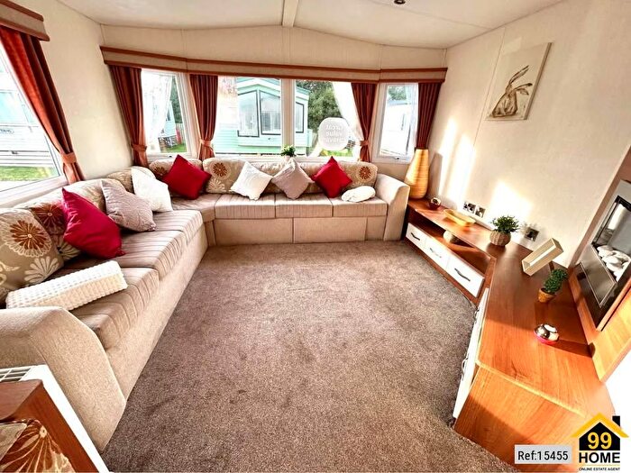 2 Bedroom Mobile/park Home To Rent In Hythe Road, Dymchurch, Romney Marsh, Kent, TN29