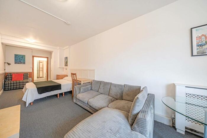 Studio To Rent In High Street, Harrow On The Hill, Harrow, HA1