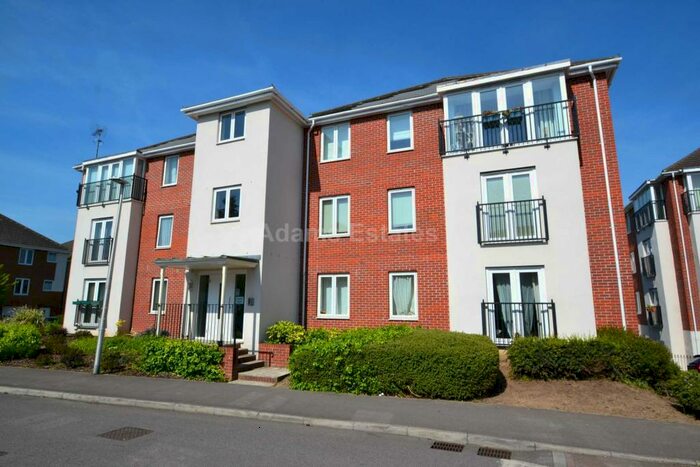 2 Bedroom Apartment To Rent In Kennet House, Regis Park Road, RG6