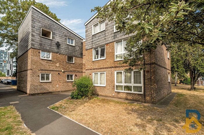 1 Bedroom Flat For Sale In Heenan Close, Barking, IG11