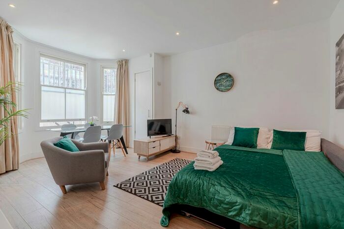 1 Bedroom Flat To Rent In Nevern Place, London, SW5
