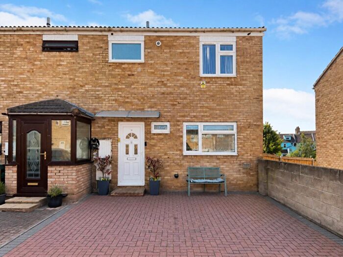 3 Bedroom End Of Terrace House For Sale In Caraway Gardens, Bristol, BS5