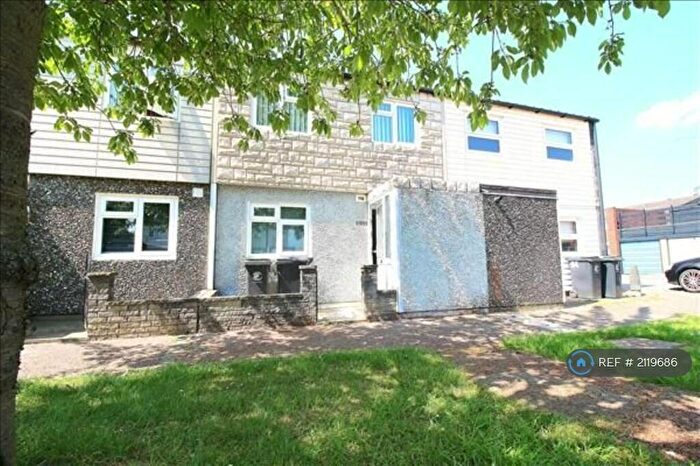 4 Bedroom Terraced House To Rent In Limes Avenue, Chigwell, IG7