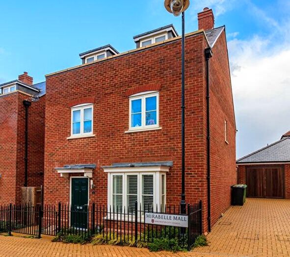 4 Bedroom Detached House To Rent In Mirabelle Mall, Berewood, Waterlooville, PO7