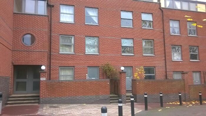 2 Bedroom Maisonette To Rent In Halifax Place, Nottingham, Nottinghamshire, NG1