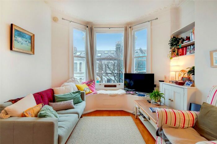 2 Bedroom Flat To Rent In Lavender Sweep, Clapham Junction, SW11