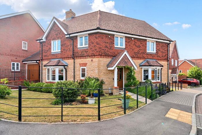 4 Bedroom Detached House For Sale In Gardenia Drive, Wrecclesham, Farnham, Surrey, GU10