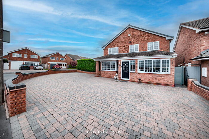 4 Bedroom Detached House For Sale In Burrow Hill Close, Castle Bromwich, B36
