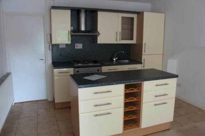 1 Bedroom Flat To Rent In Eastgrove, Roath, Cardiff, CF24